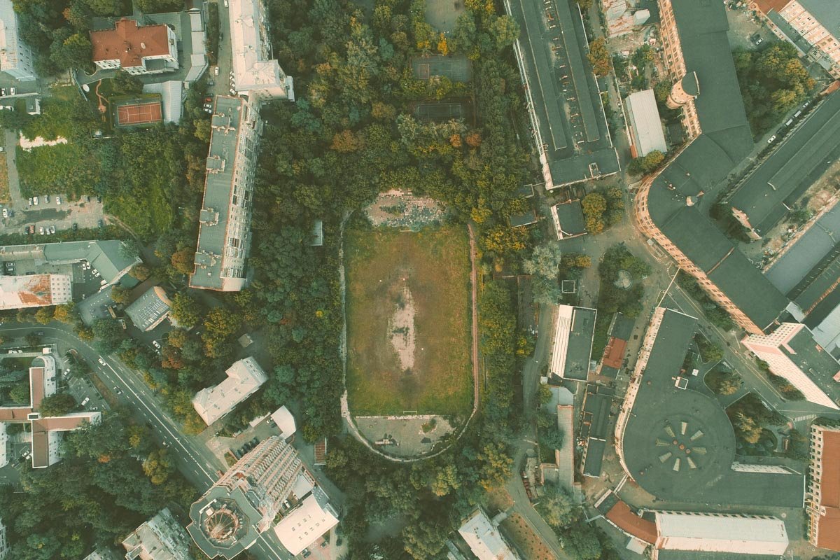  Заброшенный стадион в самом сердце столицы