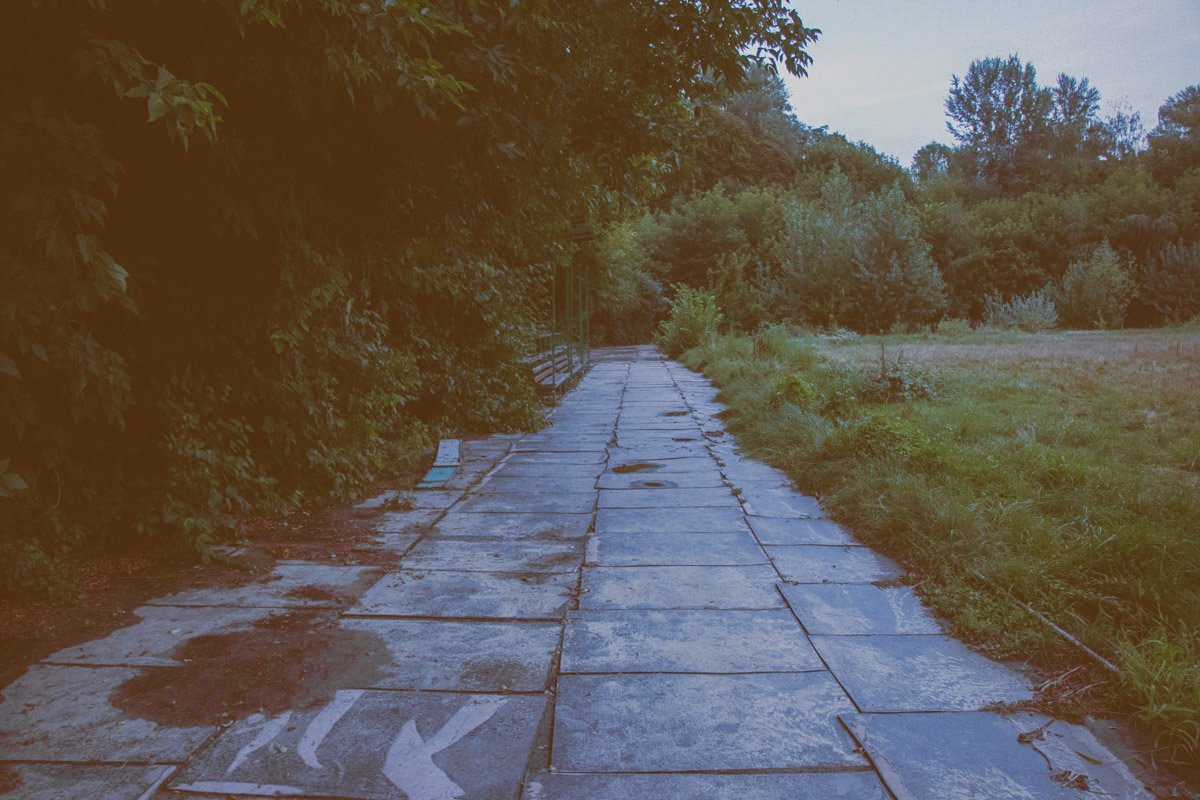 И все же не советуем вам гулять тут в одиночестве ночью