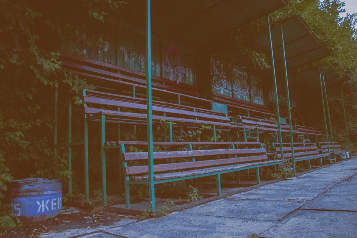 Видно, что коммунальщики убирают и лелеют это место