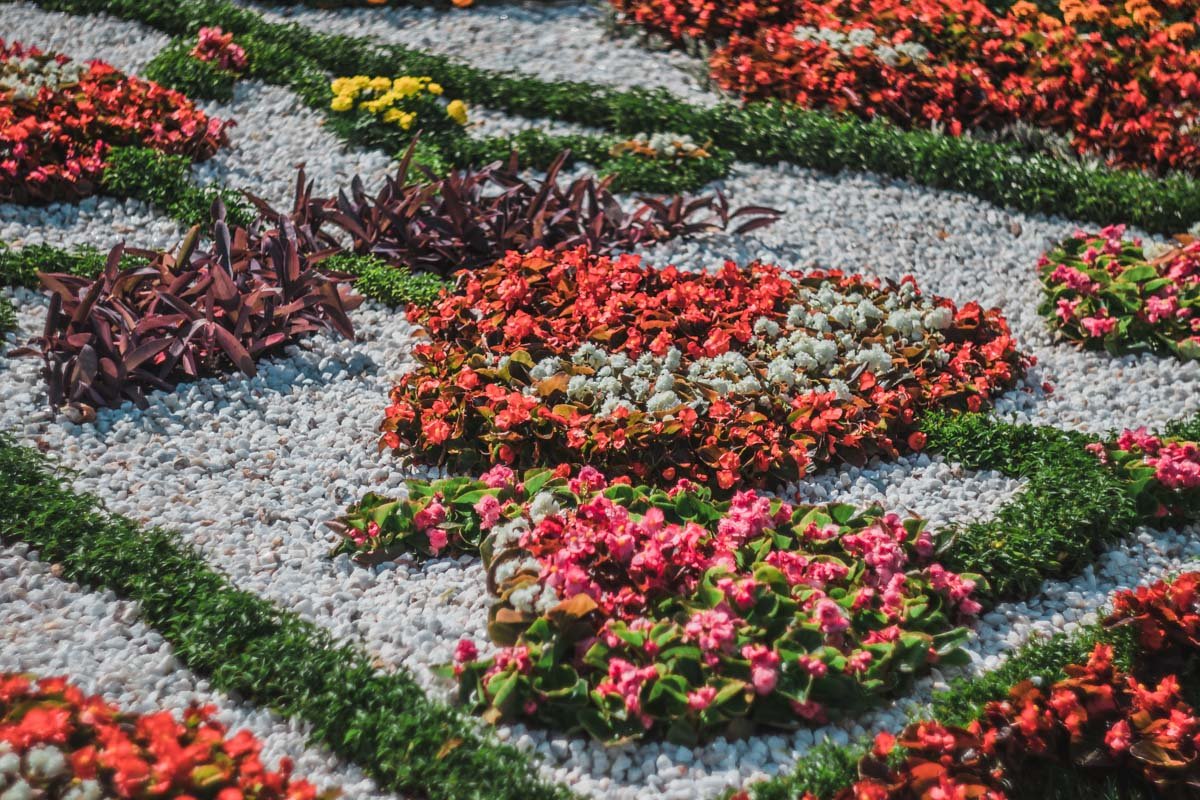 Информатор желает вам ярких выходных!