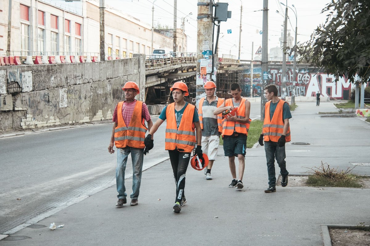 На финансирование ремонта моста из городского бюджета выделили 830 миллионов 118 тысяч гривен
