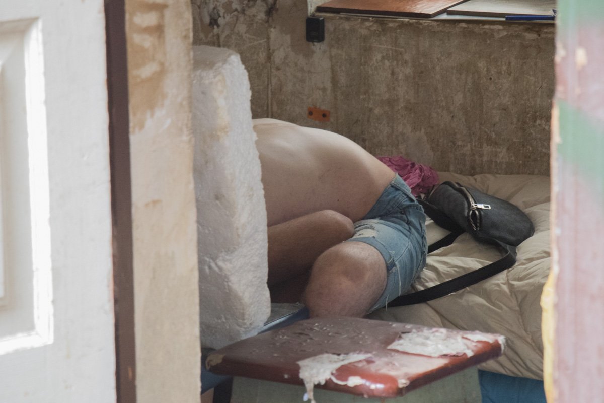 Мужчина накануне устроился на работу