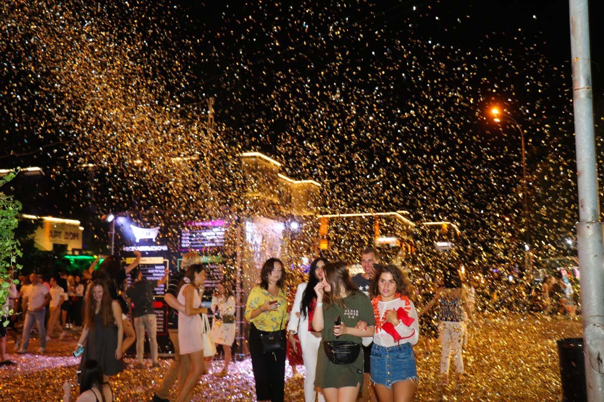 Тонны метафана кружились вокруг