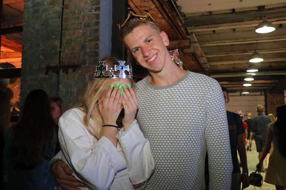 Мы ни на что не намекаем, просто... Мы ни на что не намекаем, просто...