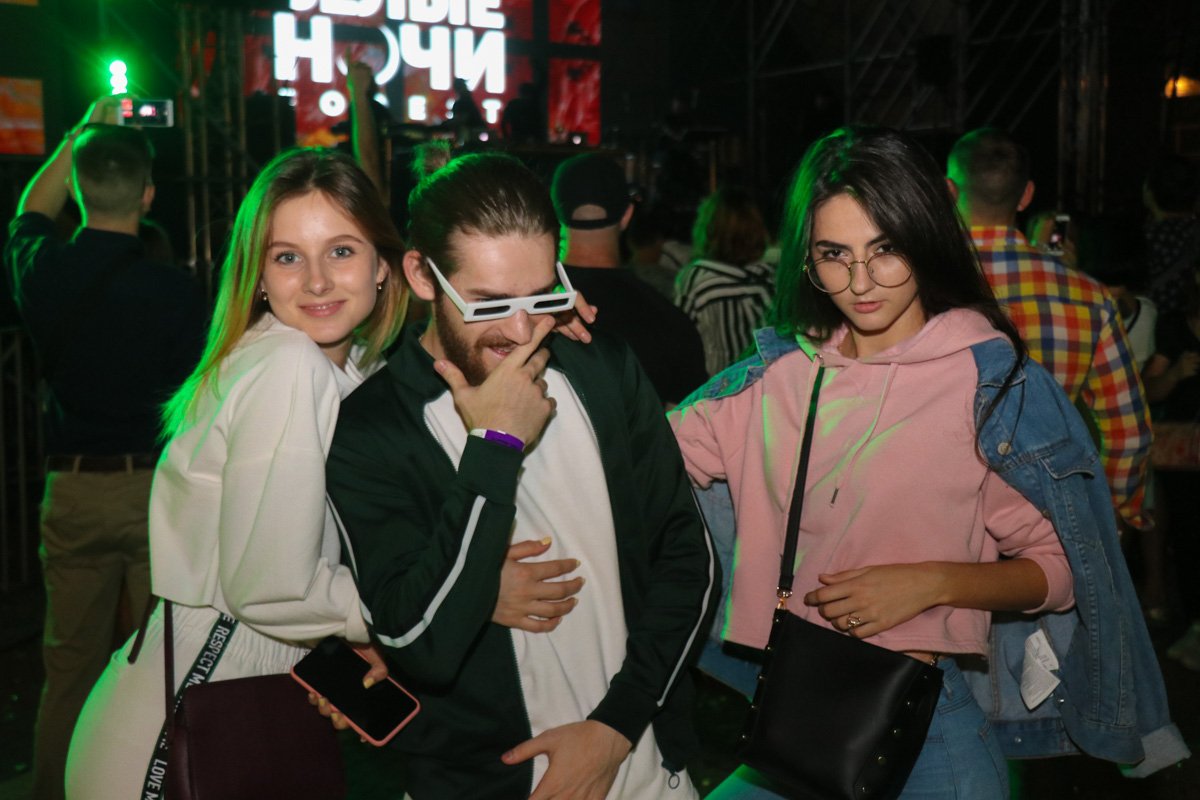 Побольше совместных фото с близкими людьми для душевного альбома Побольше совместных фото с близкими людьми для душевного альбома