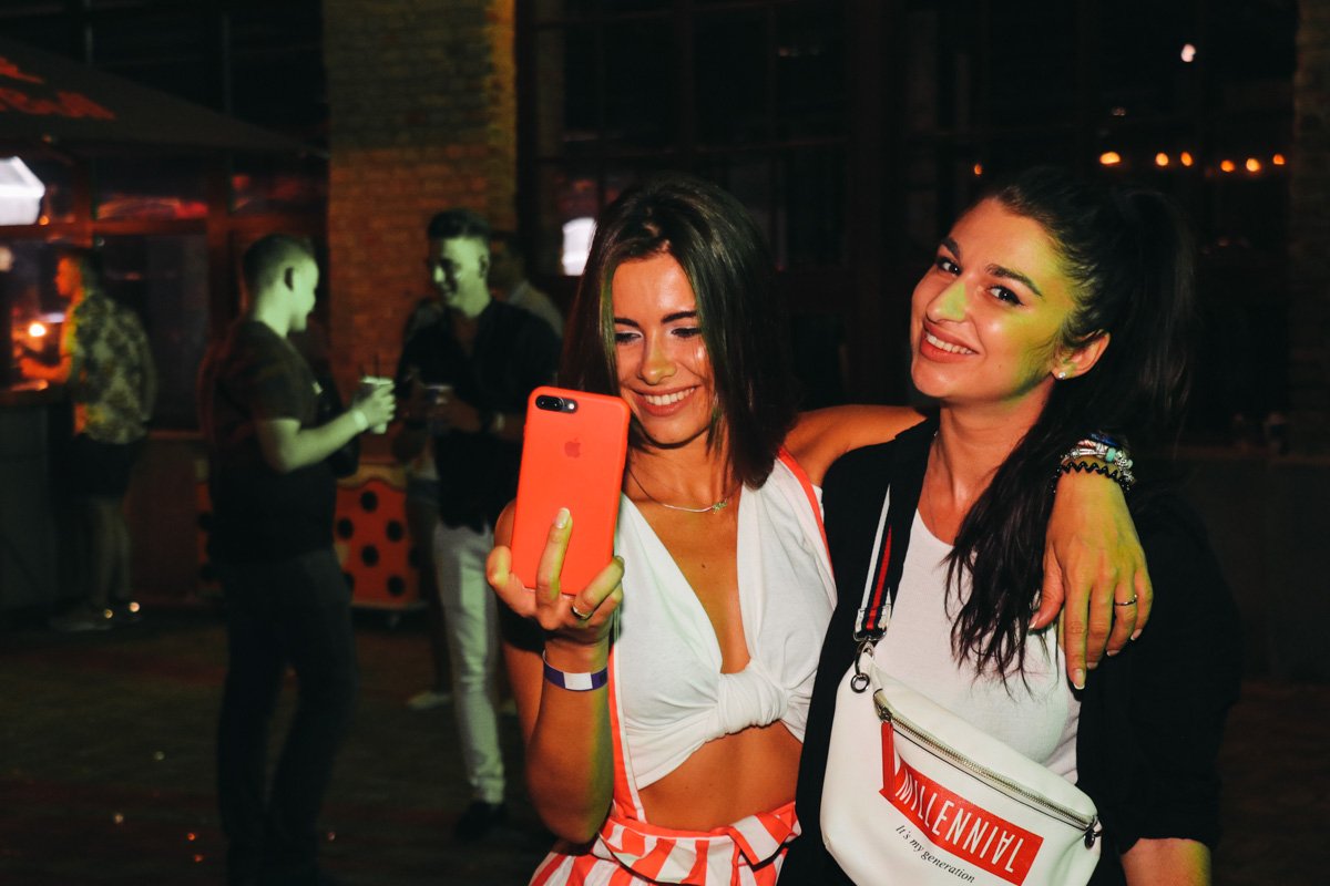 Женская дружба есть! Женская дружба есть!