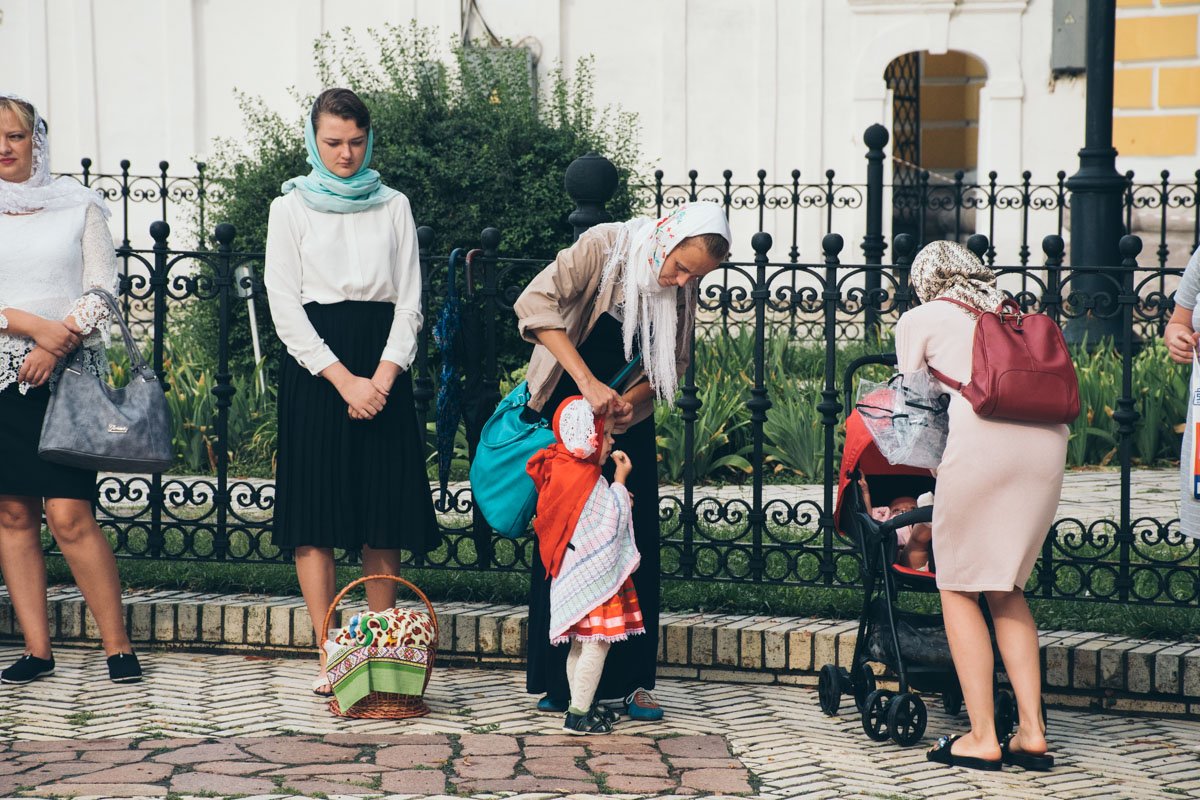 В храм пришли с детьми В храм пришли с детьми