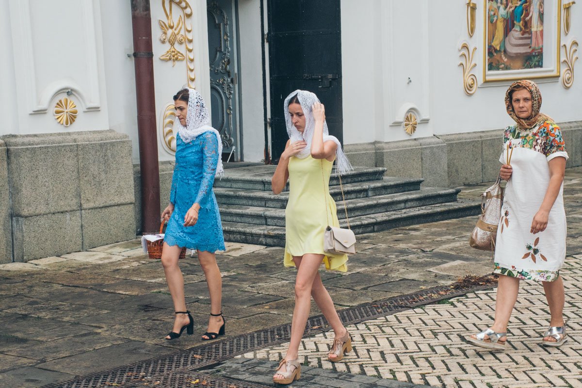 М-да, на каблуках не походишь... М-да, на каблуках не походишь...