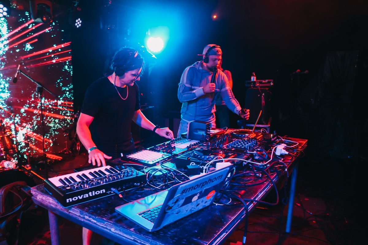 Столько ярких огней, столько ярких музыкантов, столько ярких людей!