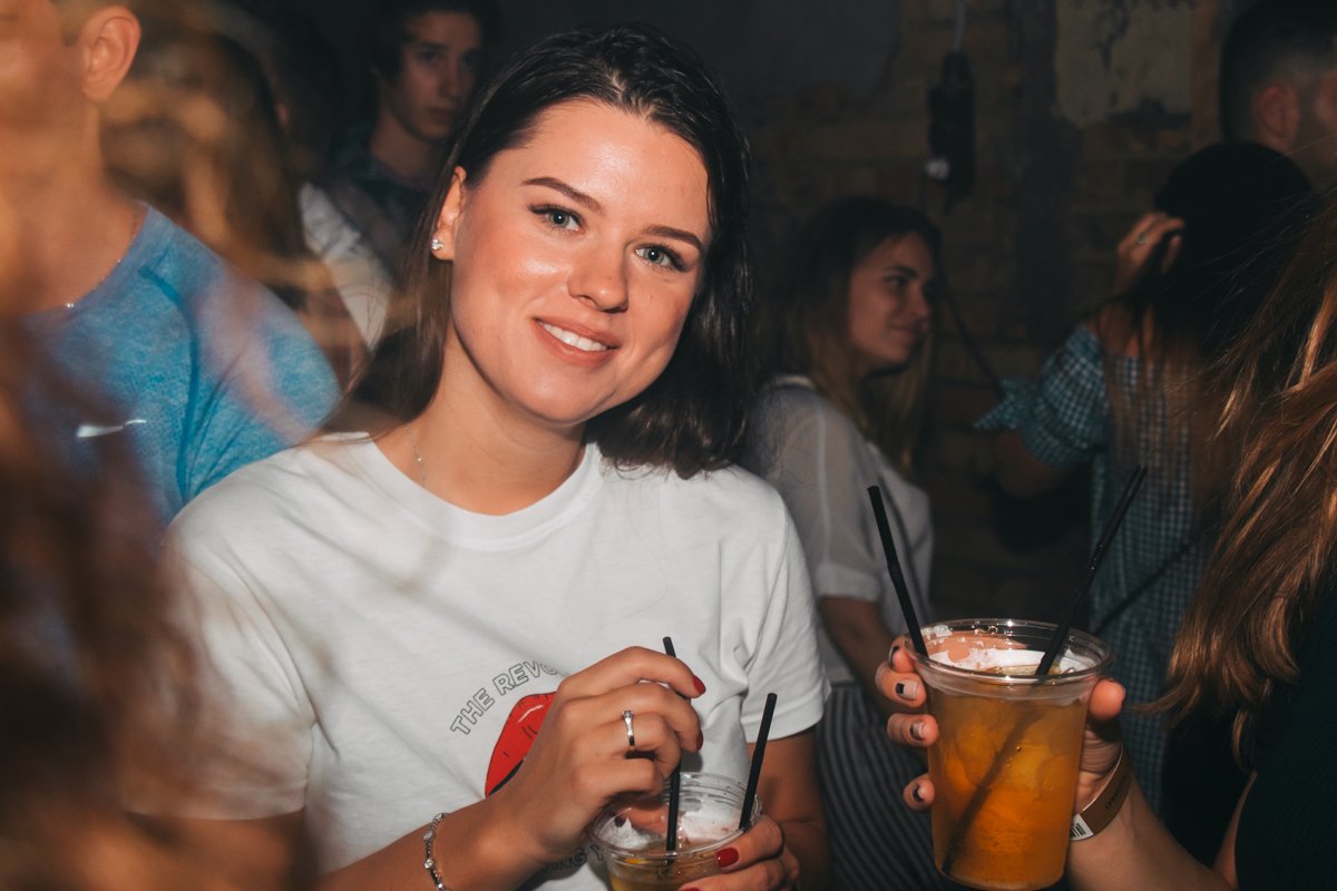 Девушки с мокрыми волосами - это очень сексуально Девушки с мокрыми волосами - это очень сексуально