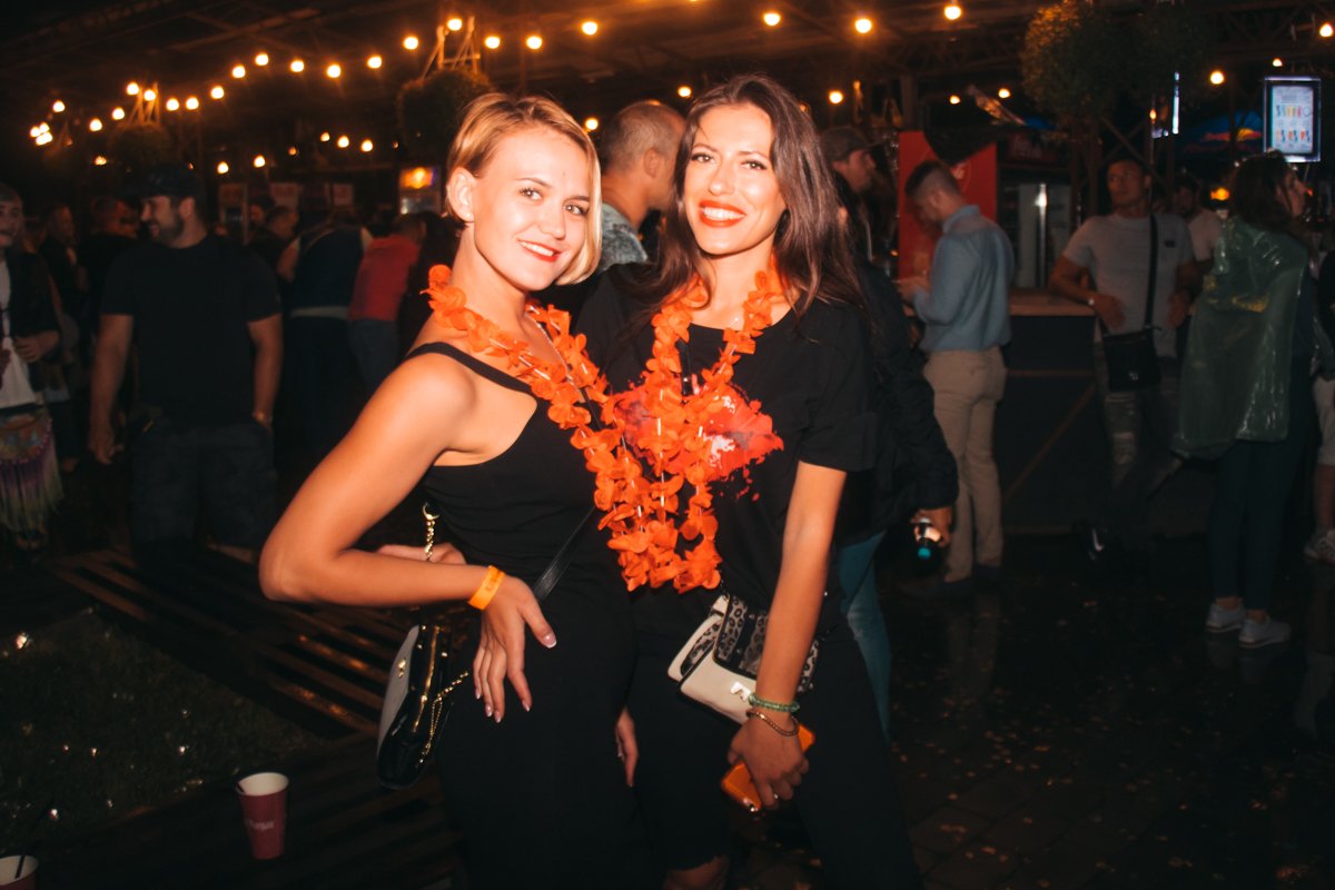 Яркая помада - и ты уже звезда! Яркая помада - и ты уже звезда!