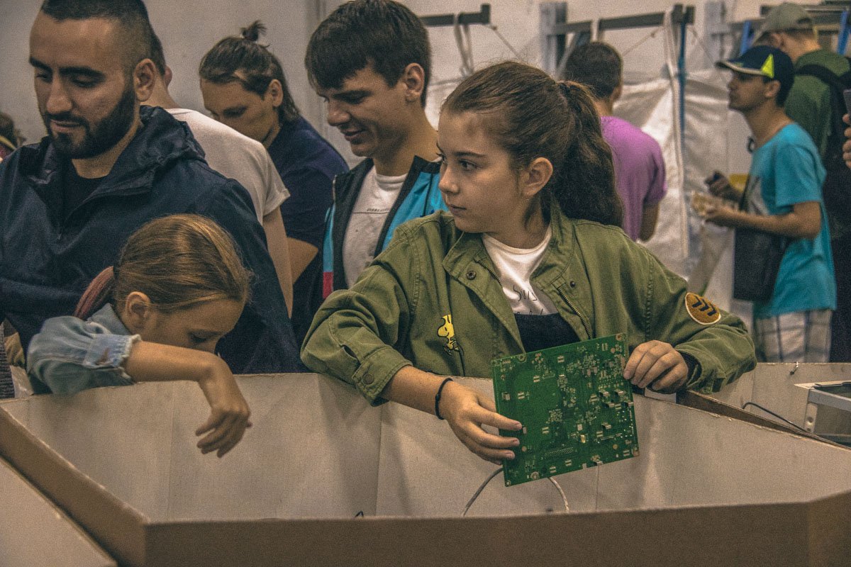 По примеру взрослых По примеру взрослых