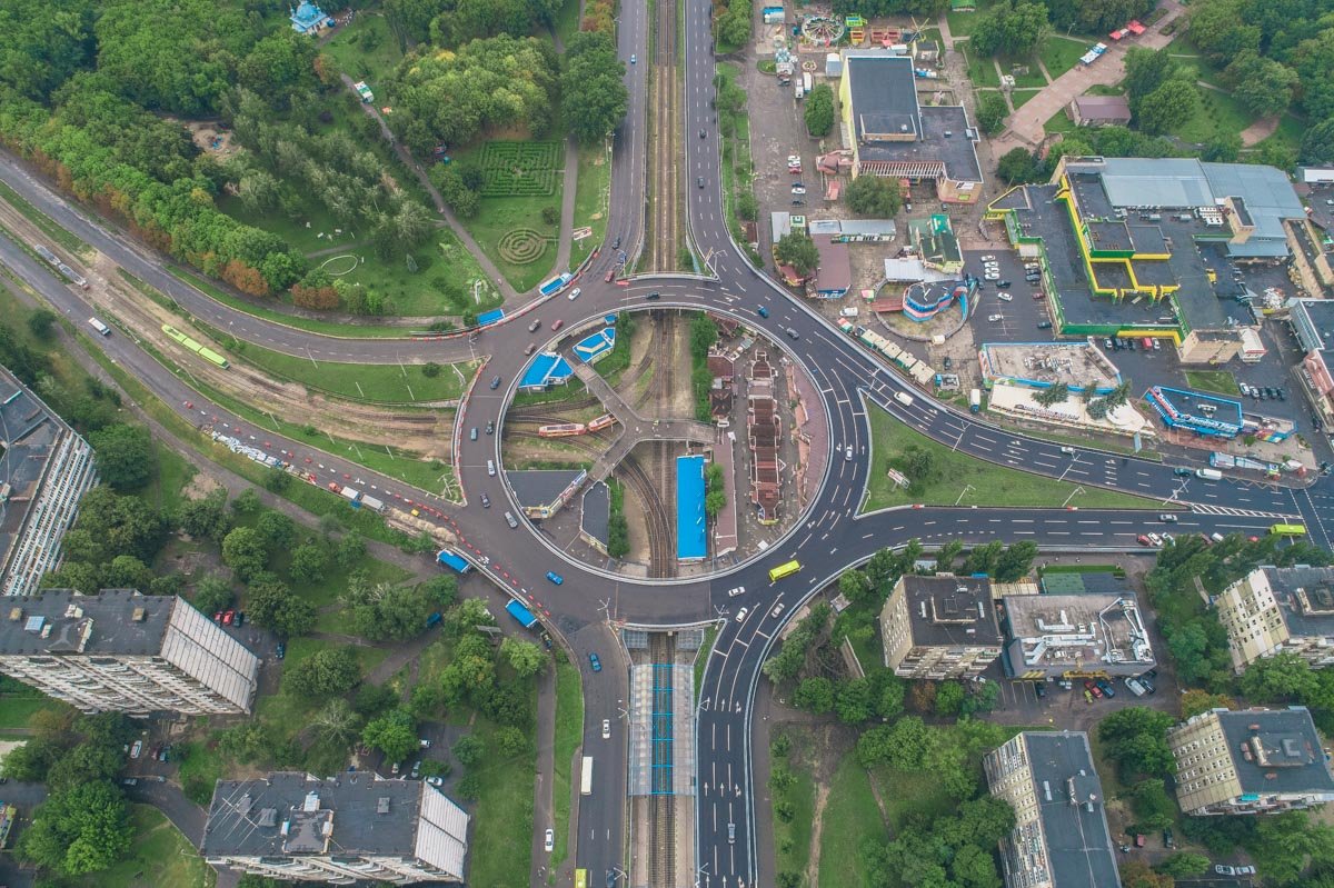 Там планируют отремонтировать пешеходные подходы и остановки общественного транспорта Там планируют отремонтировать пешеходные подходы и остановки общественного транспорта