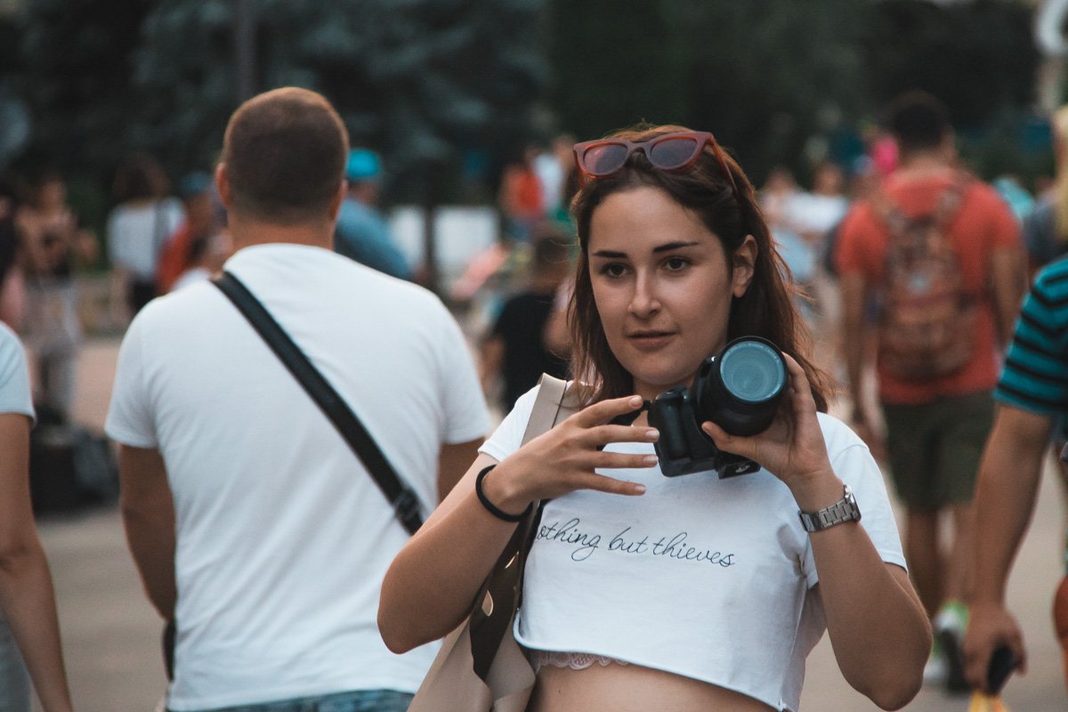 Пока мы фотографируем вас, вы фотографируете нас Пока мы фотографируем вас, вы фотографируете нас