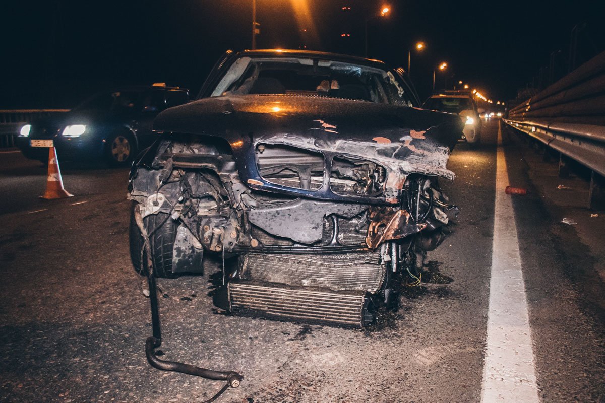 На месте аварии работал экипаж патрульной полиции, «скорая» и следственно-оперативная группа