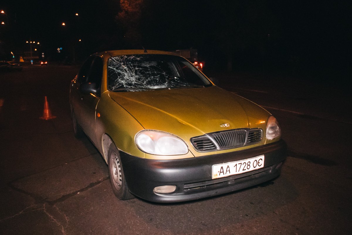 На Лестном проспекте 24, недалеко от супермаркета АТБ автомобиль Daewoo Lanos сбил пешехода