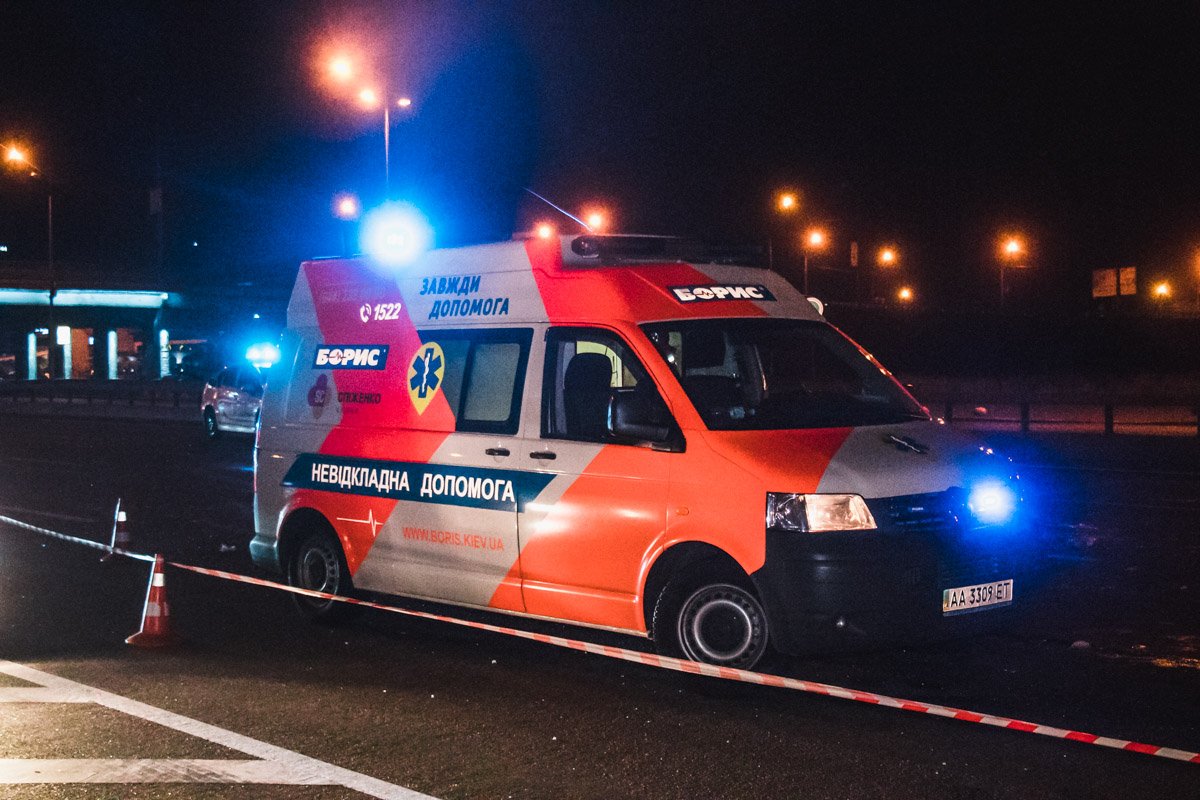 Пять человек госпитализировали