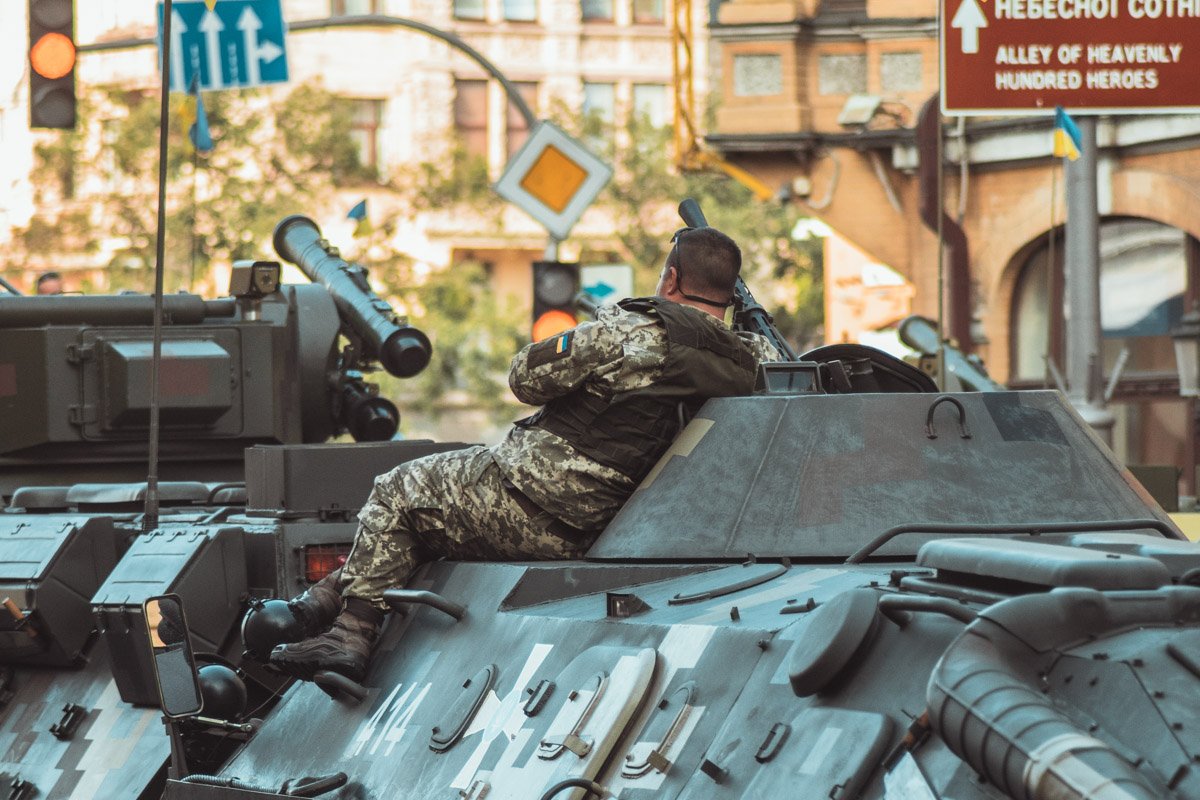 Если бы не форма, можно было бы и позагорать