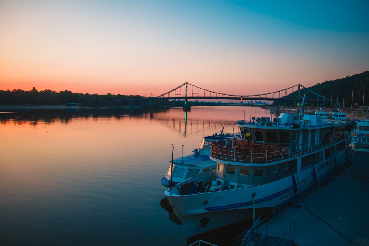 Вскоре на борт прогулочных кораблей зайдут первые посетители