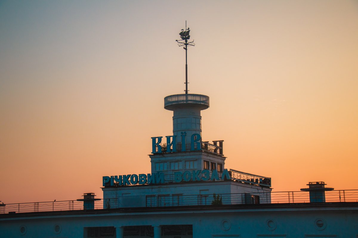 Небо все светлеет