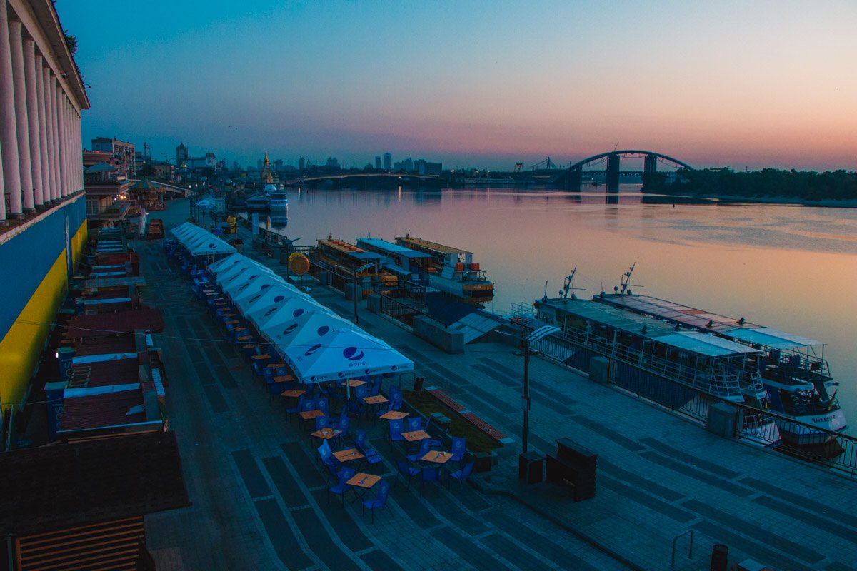 Набережная проснется и снова будет готова встречать жителей и гостей Киева