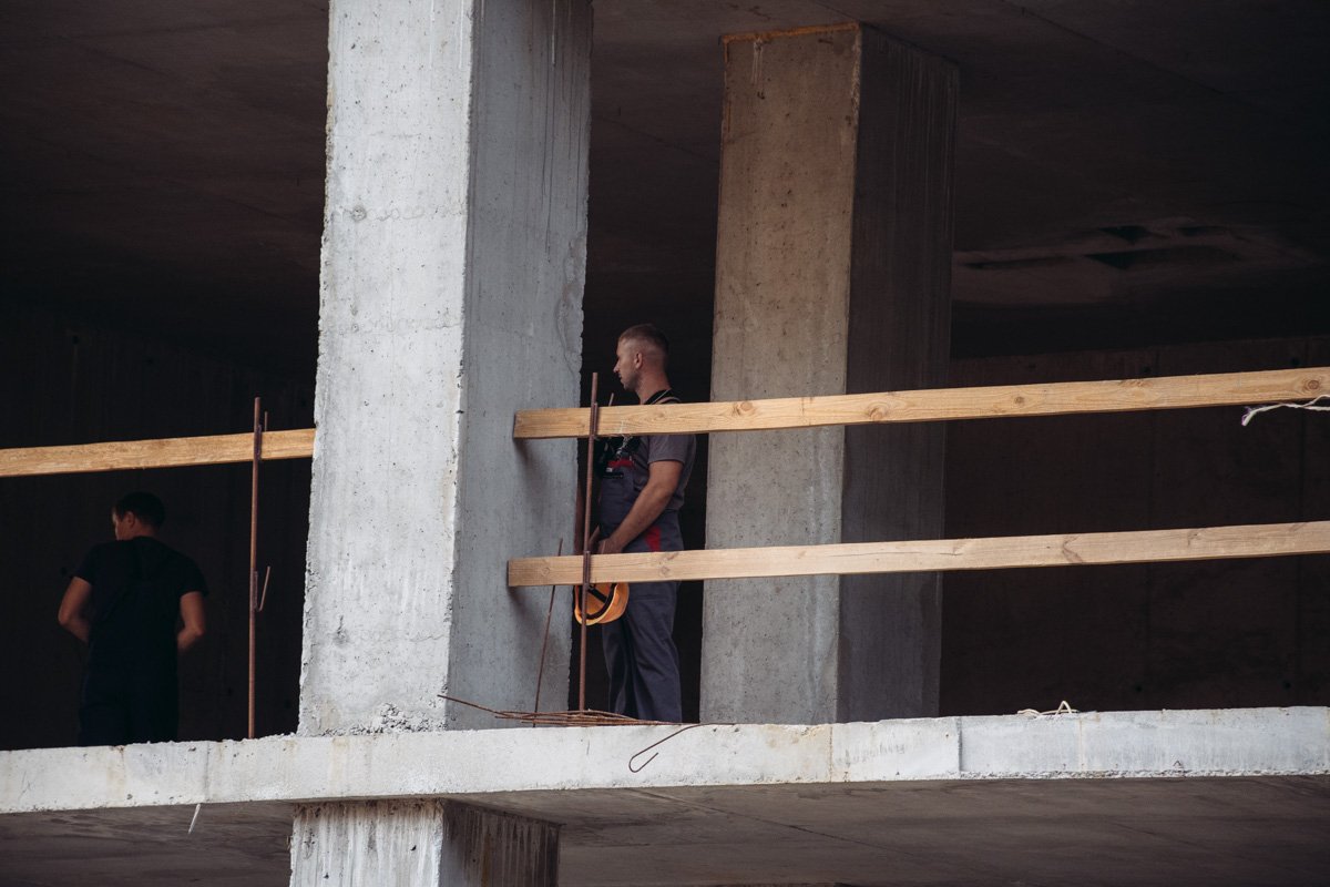 Согласно решения суда работы должны были прекратить, но это распоряжение игнорируется