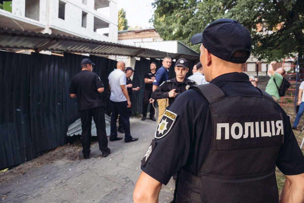 За ходом конфликта следила полиция, но ничего не предпринимала