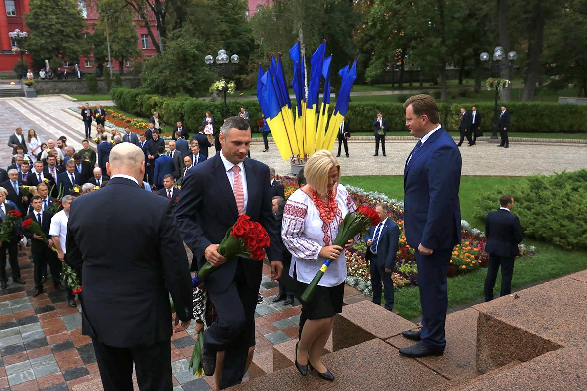 24 августа политические деятели примут участие в возложении цветов к памятникам 24 августа политические деятели примут участие в возложении цветов к памятникам