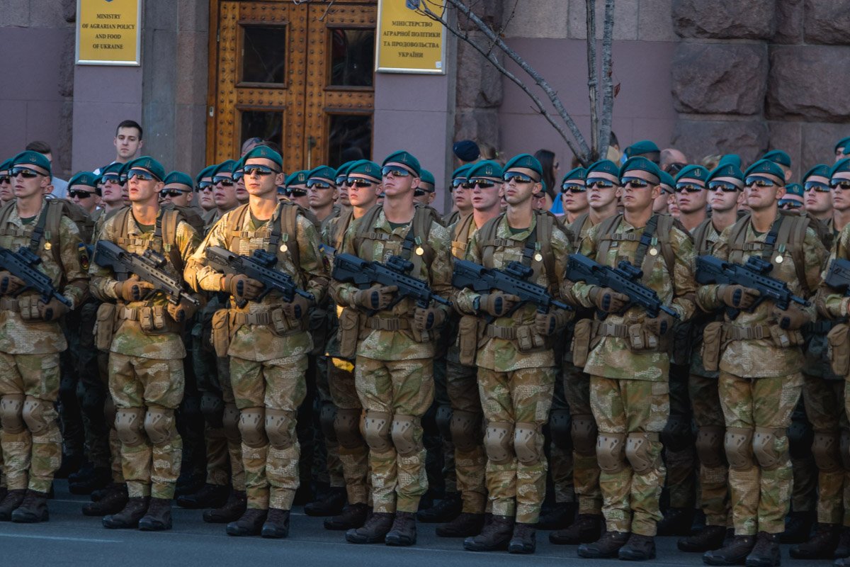 Равняйсь, смирно!