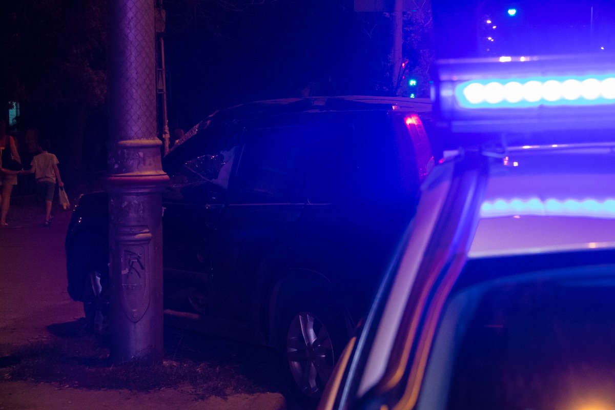 Водителя внедорожника госпитализировали в больницу