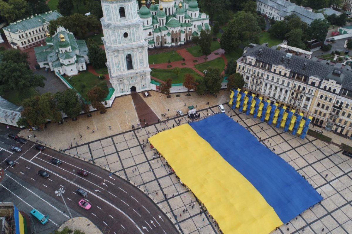 Каждые 100 метров флага символизируют год независимости Украины