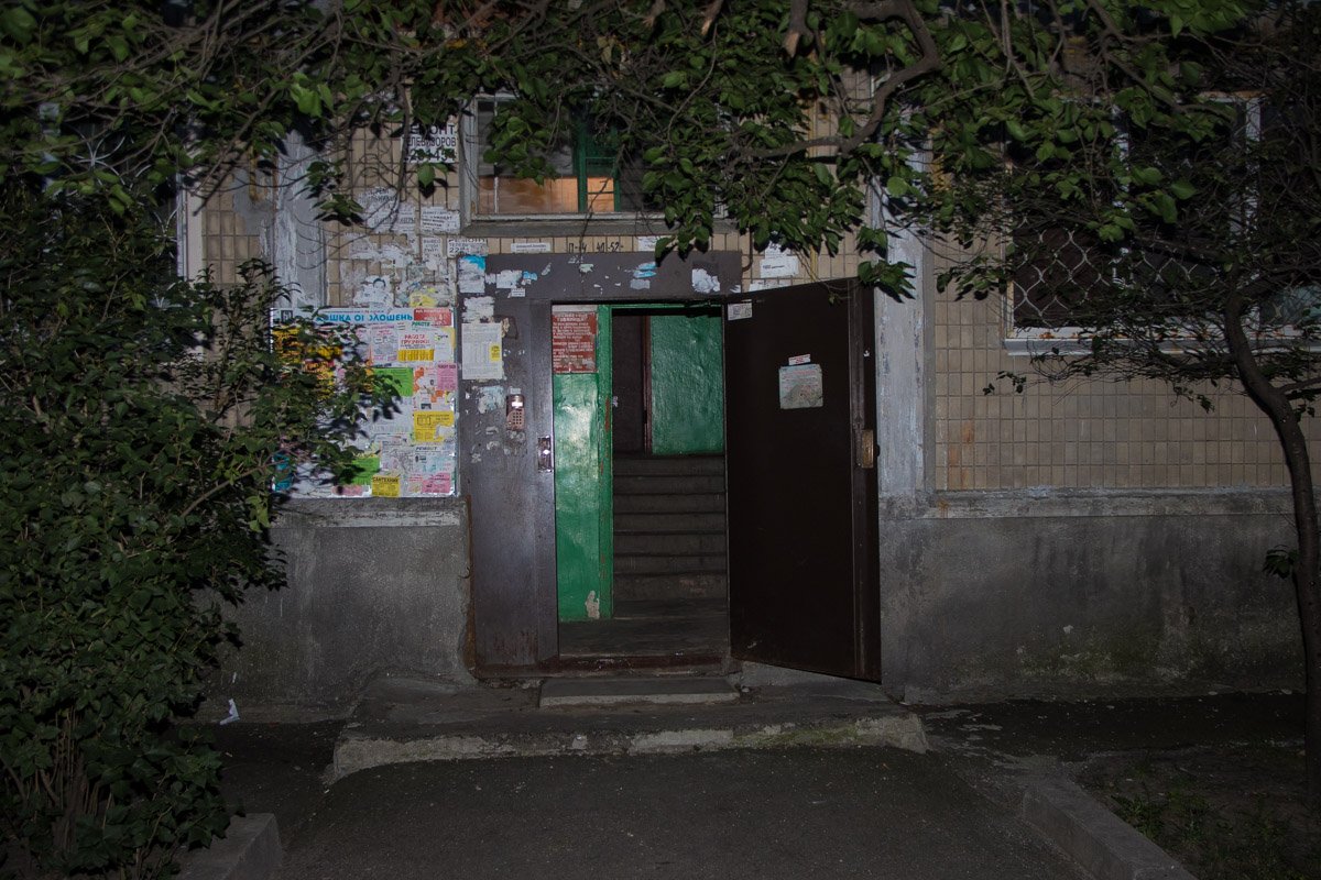 23 августа в Киеве на улице Космической, 1/10 обнаружили труп мужчины