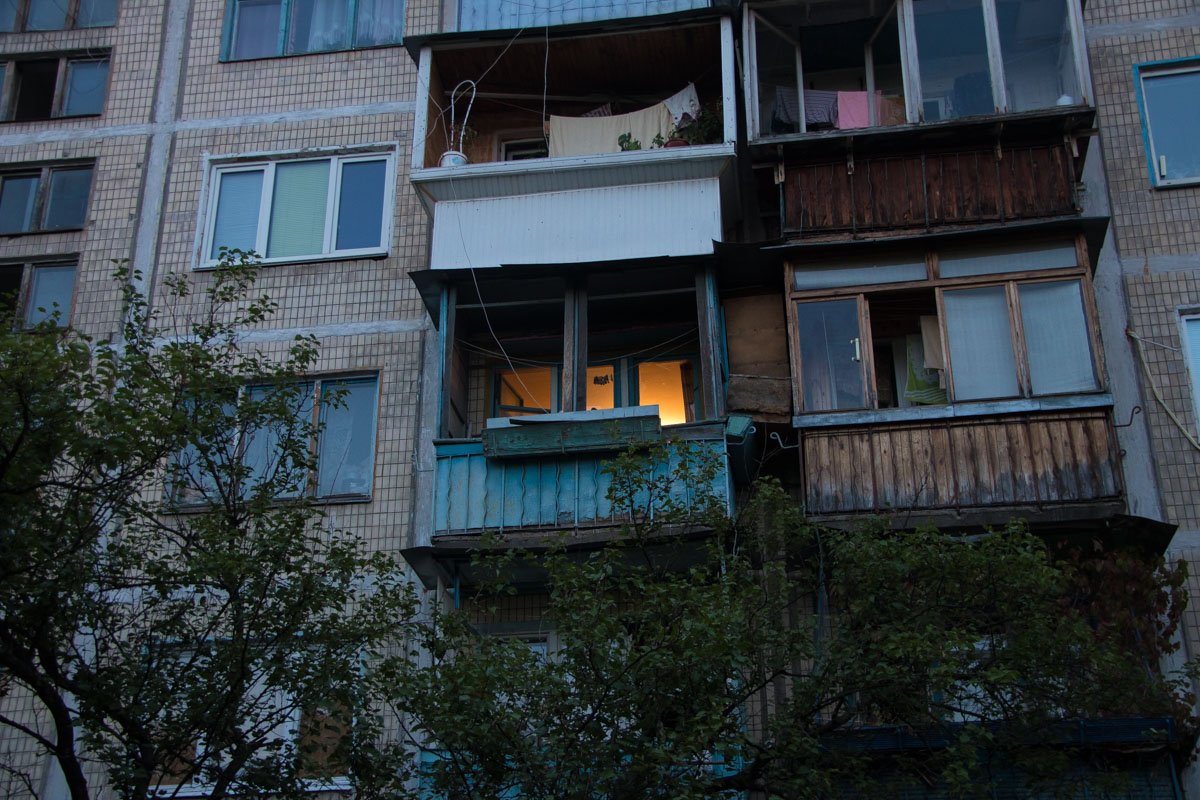 Он находился в квартире на третьем этаже 5-этажного дома