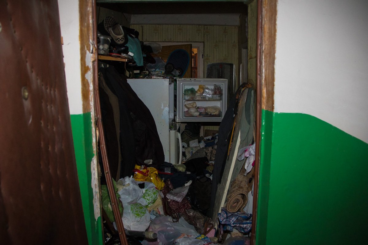 Разлагающееся тело мужчины нашли в комнате