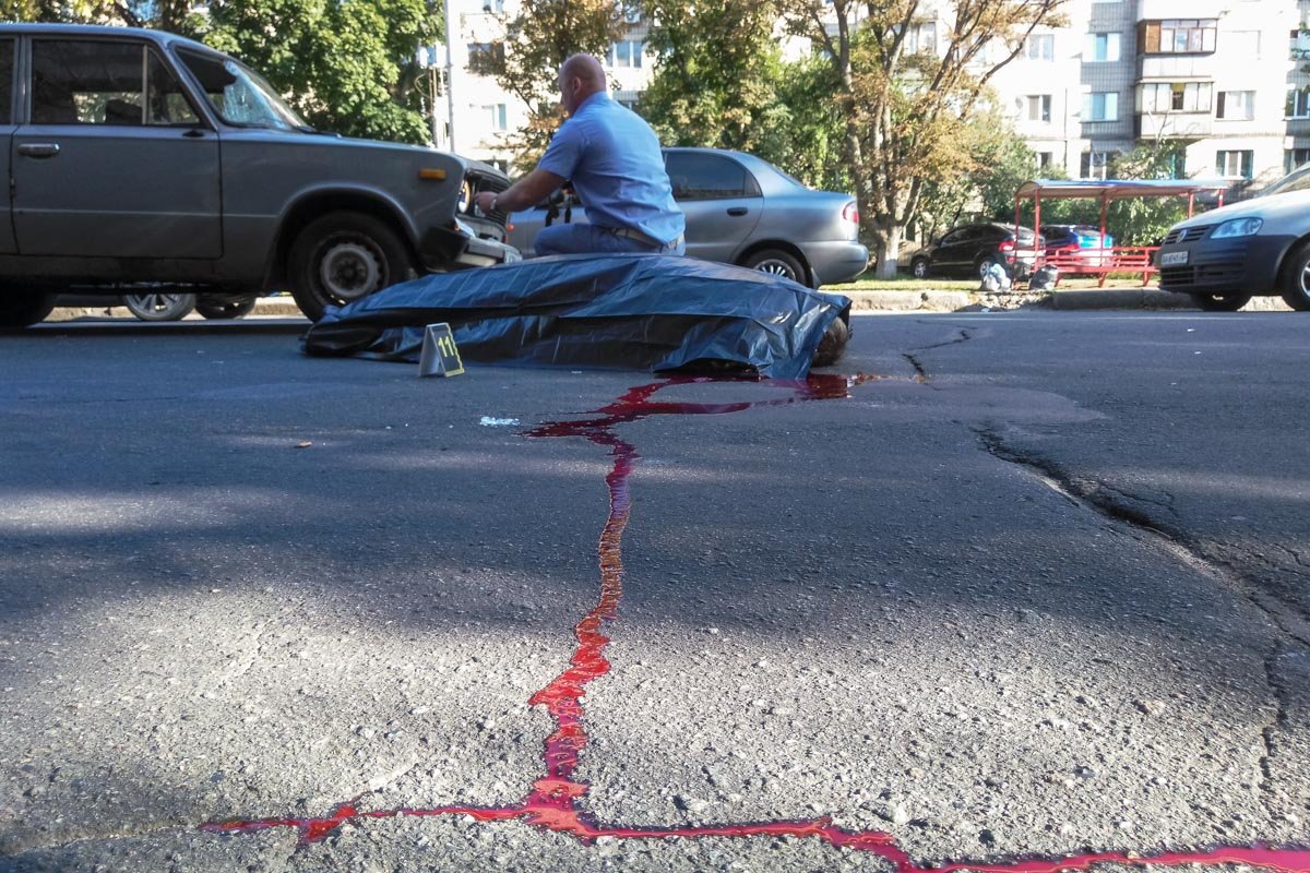 ВАЗ 2106 сбил мужчину