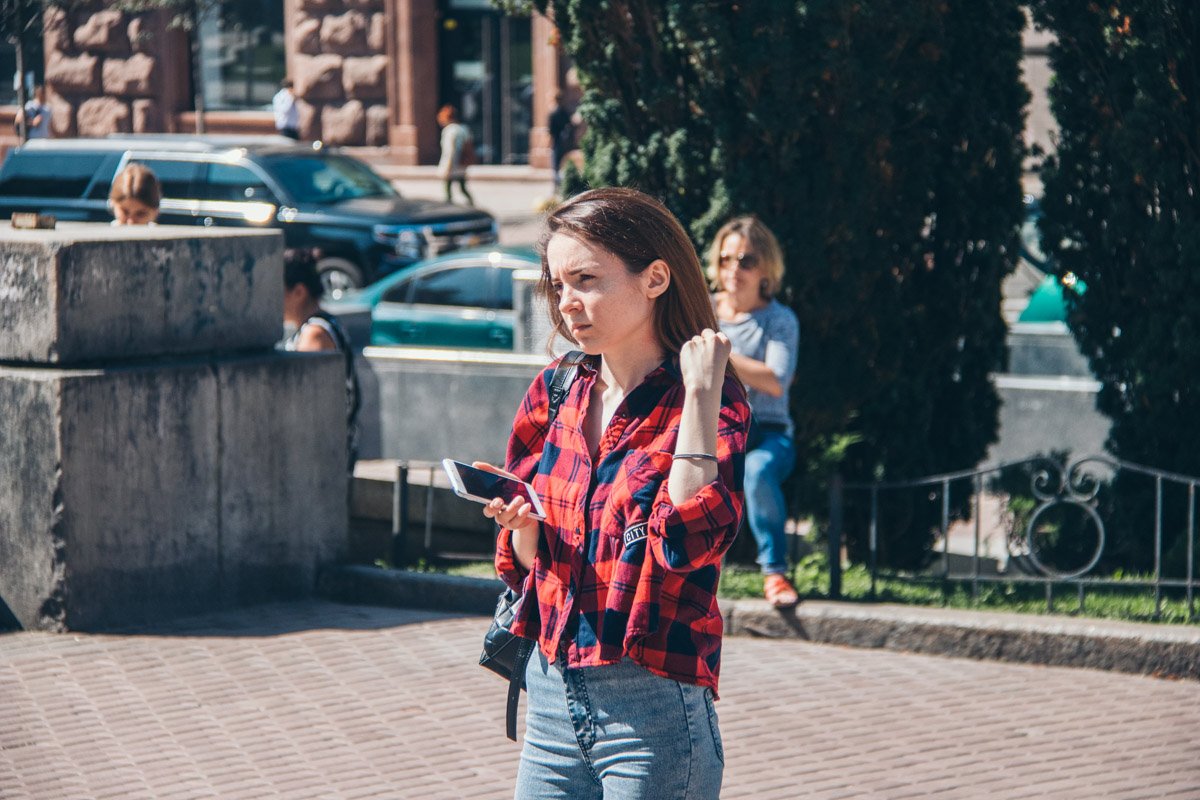 А говорил, что никогда не опаздывает А говорил, что никогда не опаздывает