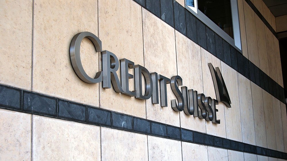 Швейцарский банк заморозил пять миллиардов долларов российских олигархов