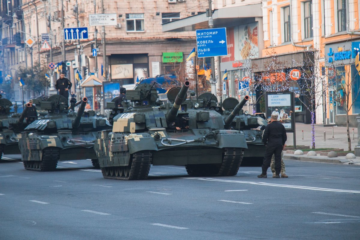 Сначала танков было немного Сначала танков было немного