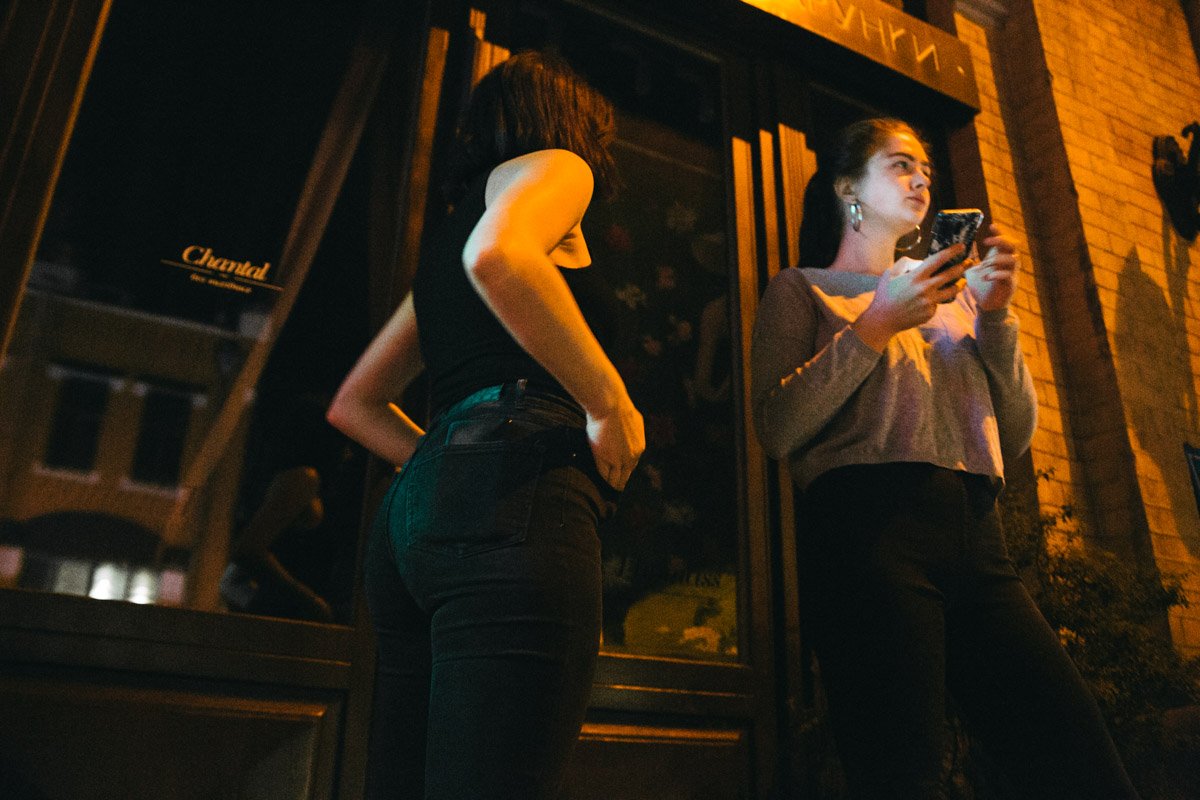 Танцы перешли на улицу