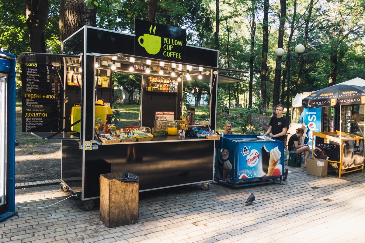 Вам приготовят чай, кофе или угостят хот-догом