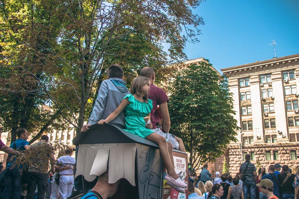 Всей семьей да как можно выше!