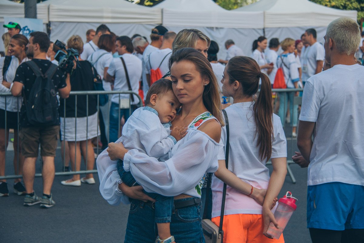 На Русановской набережной прошел, ставший уже традиционным, «Забег в вышиванках» На Русановской набережной прошел, ставший уже традиционным, «Забег в вышиванках»