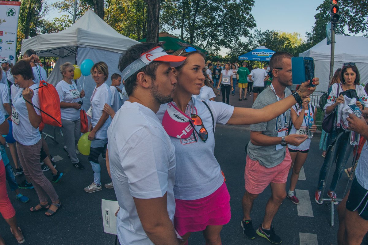 Всего в забеге приняли участие больше 700 человек. Всего в забеге приняли участие больше 700 человек.