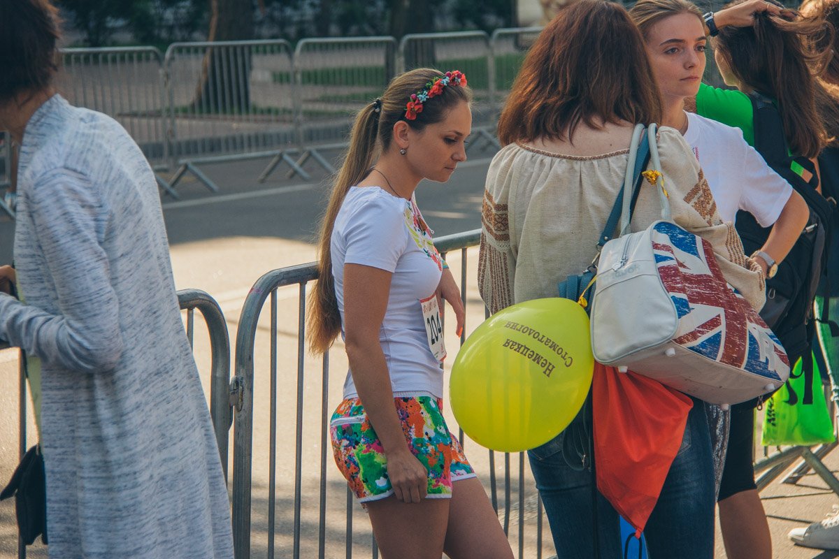 Некоторые приходили не только в вышиванках но и с венками Некоторые приходили не только в вышиванках но и с венками