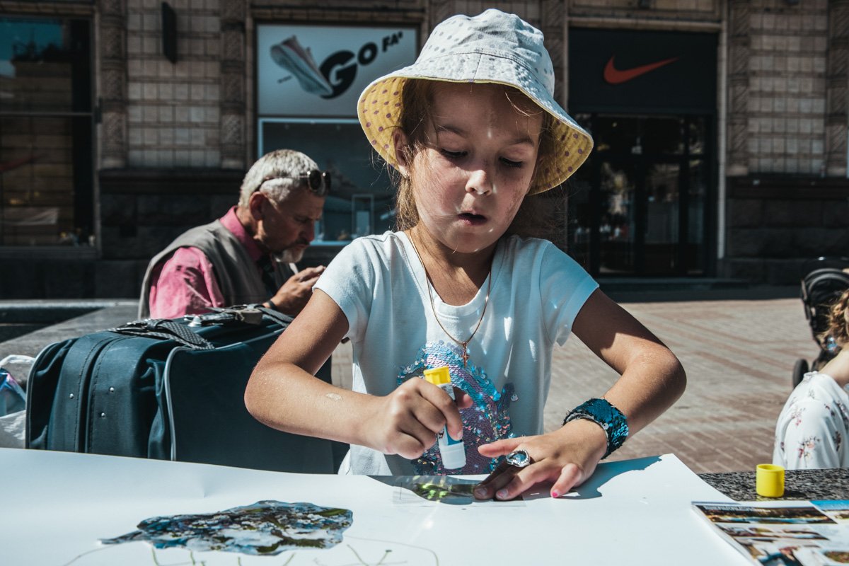 Сейчас, как наклею!