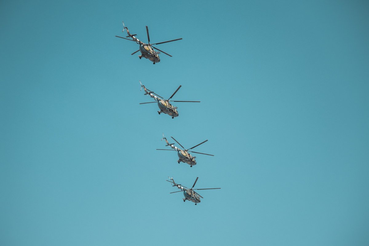 Красавцы-вертолеты в небе над Киевом