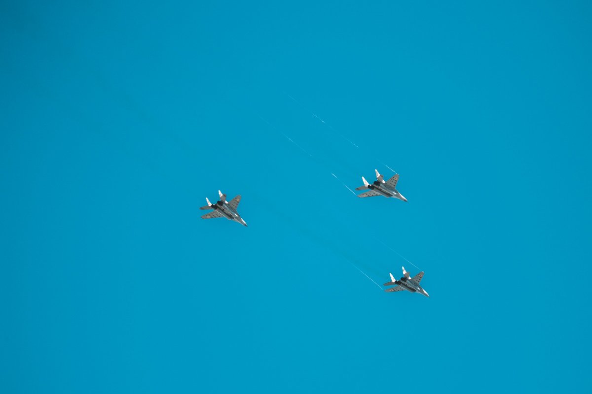 Мастера пилотажа в небе над Киевом