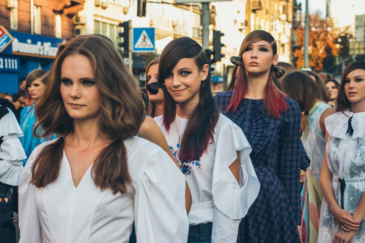 В Киеве перекрыли часть улицы ради моды