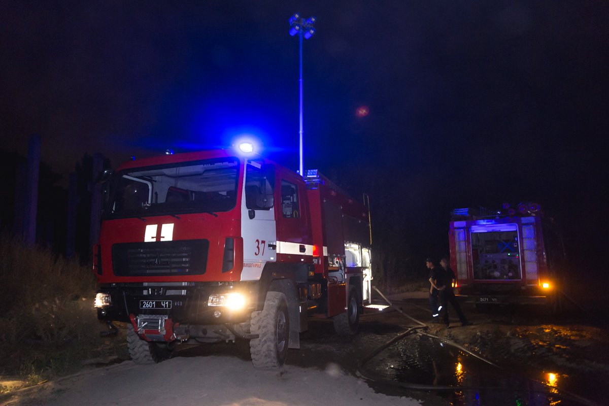 На месте работали три единицы техники На месте работали три единицы техники