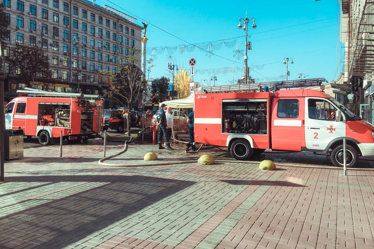 Спасатели продолжительное время ликвидировали пожар, чтобы не дать огню распространиться дальше Спасатели продолжительное время ликвидировали пожар, чтобы не дать огню распространиться дальше